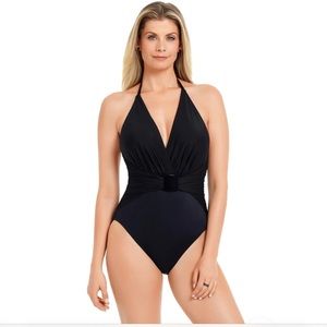 ☀️🏝️NWT Magicsuit Solid Angelina One Piece Swimsuit